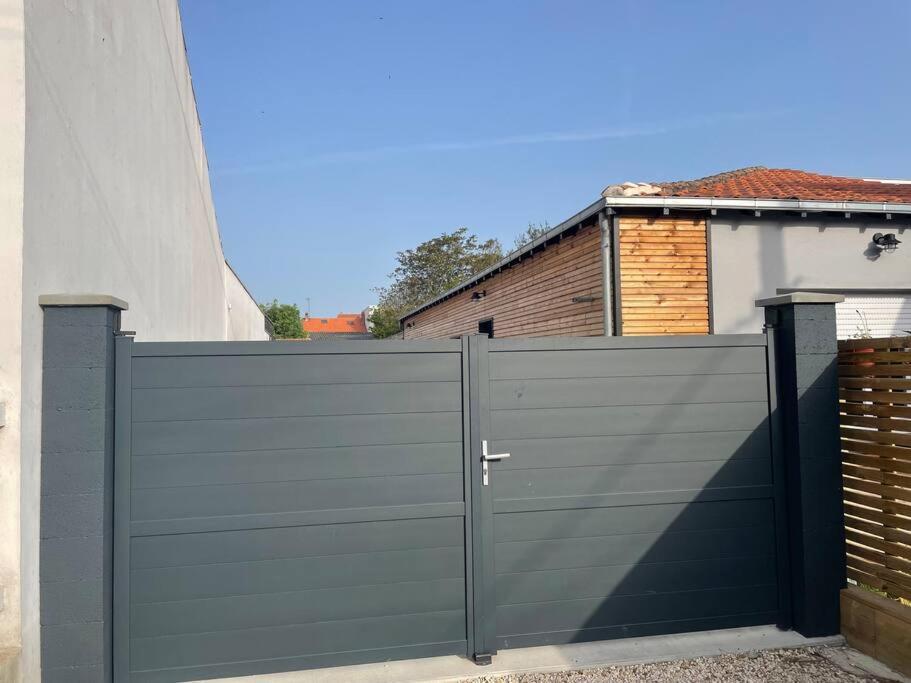 La Maisonnette Du Velodrome La Rochelle  Bagian luar foto